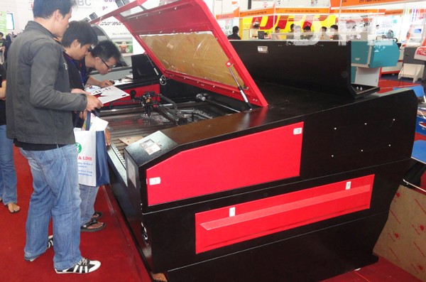 D·PES onsite report for VIETNAM INTERNATIONAL ADVERTISING EQUIPMENT AND TECHNOLOGY EXHIBITION D·PES onsite report for VIETNAM INTERNATIONAL ADVERTISING EQUIPMENT AND TECHNOLOGY EXHIBITION