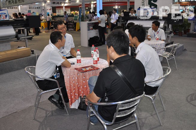 Pro-view showcasing Roland product line-ups at D·PES SIGN CHINA EXPO