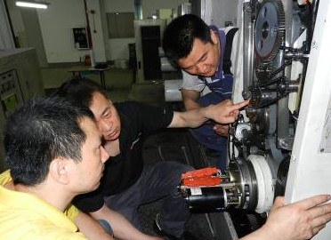 曼罗兰为大中华客户量身定制机电及操作技术培训课程 曼罗兰为大中华客户量身定制机电及操作技术培训课程
