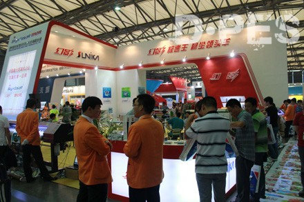 我们精心设计的展台