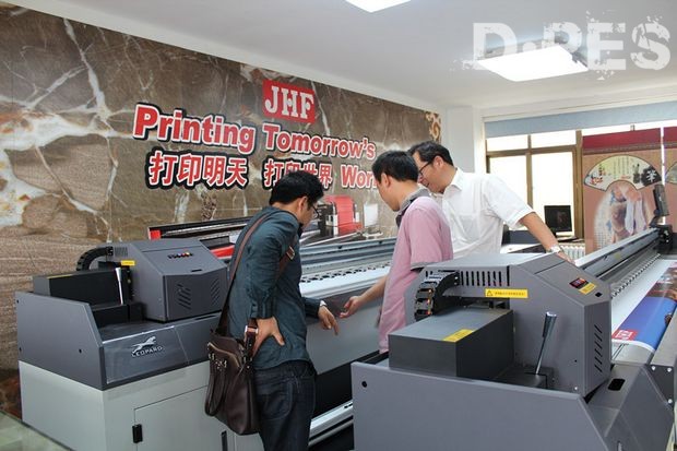 2012年5月底JHF各省级代理商莅临公司观摩交流 2012年5月底JHF各省级代理商莅临公司观摩交流