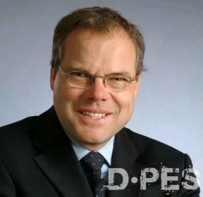 曼罗兰平张印刷系统有限公司销售副总裁Peter Conrady博士 曼罗兰平张印刷系统有限公司销售副总裁Peter Conrady博士